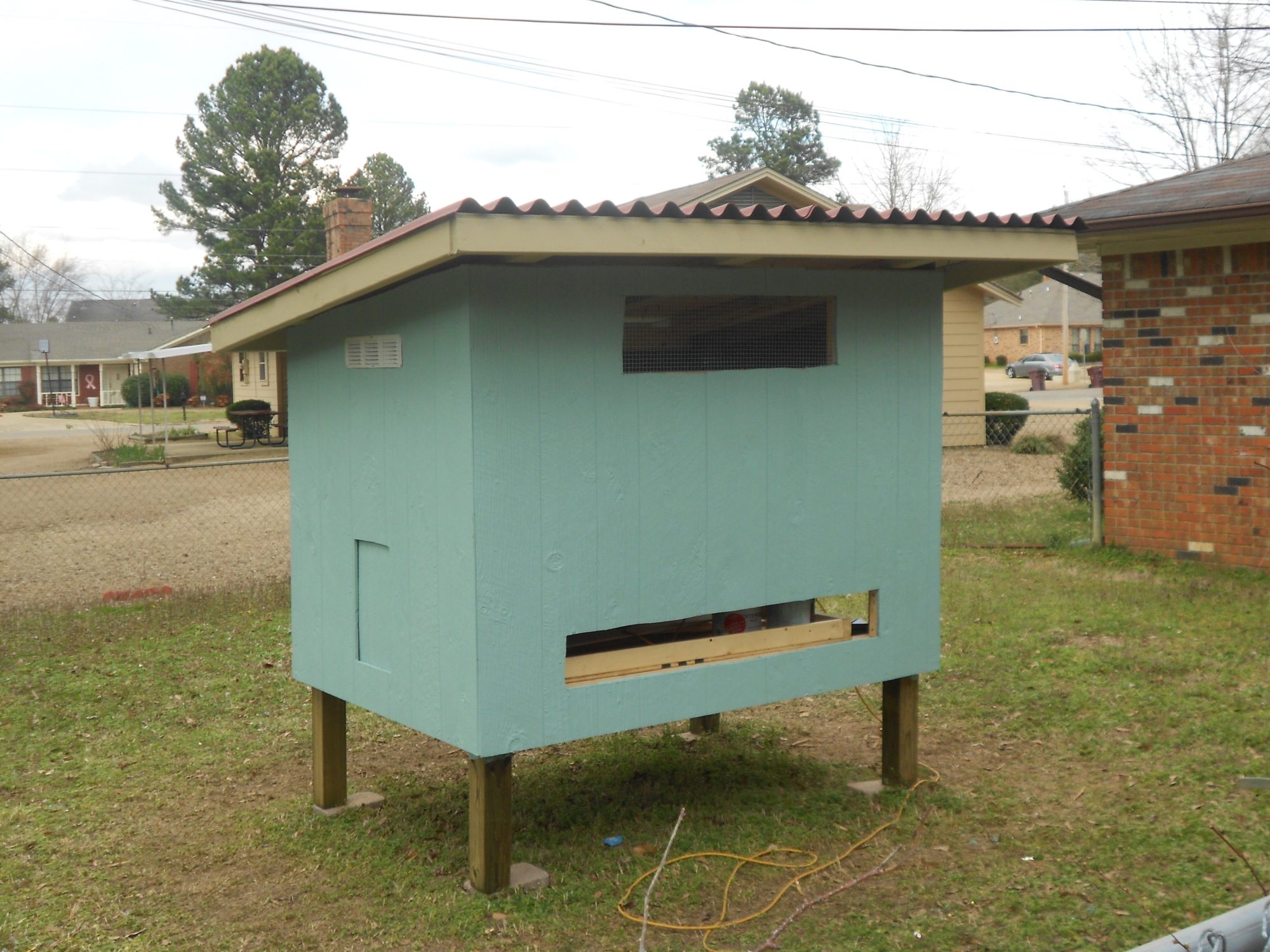  FREE chicken coop plan (nice one too) on the Purina Mills Website