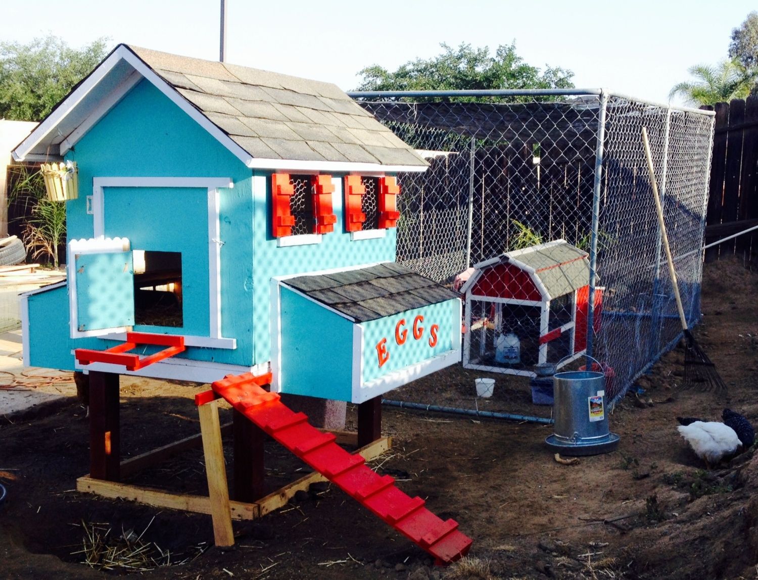 Playhouse style medium coop with 6 nesting boxes